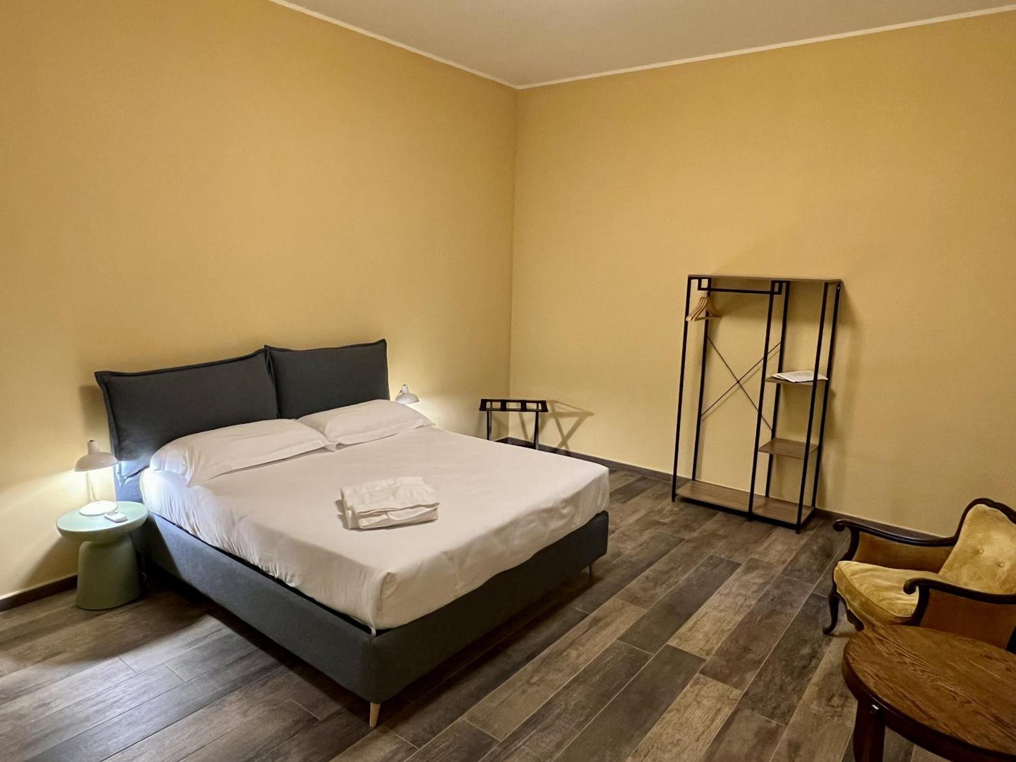 Palazzo Zippitelli Apartments Bari Room photo